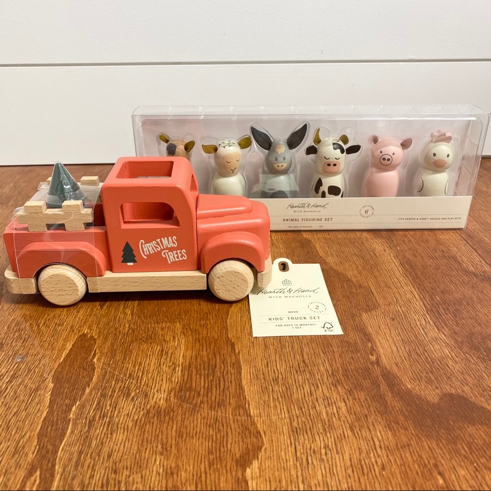 ❌SOLD❌ Hearth & Hand | Wooden Red Truck & Animals - Picture 4 of 6